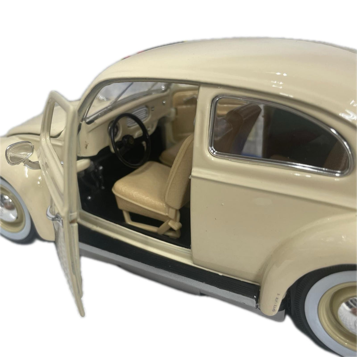 Bburago 1/18 フォルクスワーゲン ビートル(1955) ベージュ Bburago スケールカー
