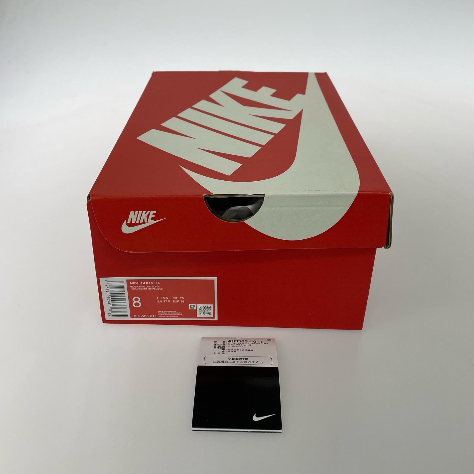 スニーカー WMNS SHOX R4 Metallic Silver（25.0） 25cm (US7 UK6 1/2 EU40)