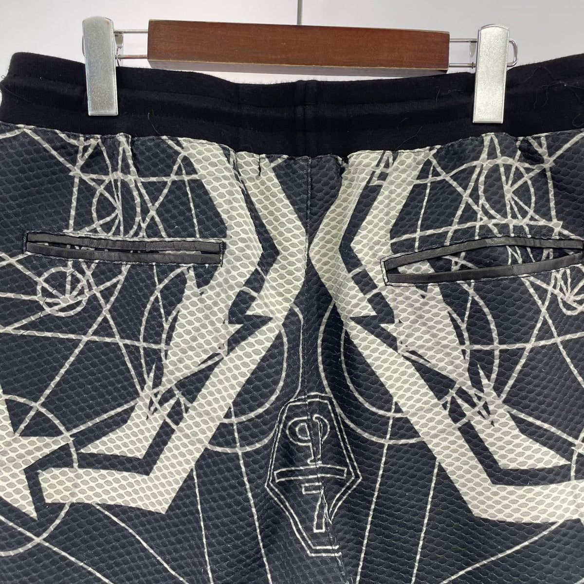ショートパンツ 総柄ドクロハーフパンツ 黒 L L ブラック