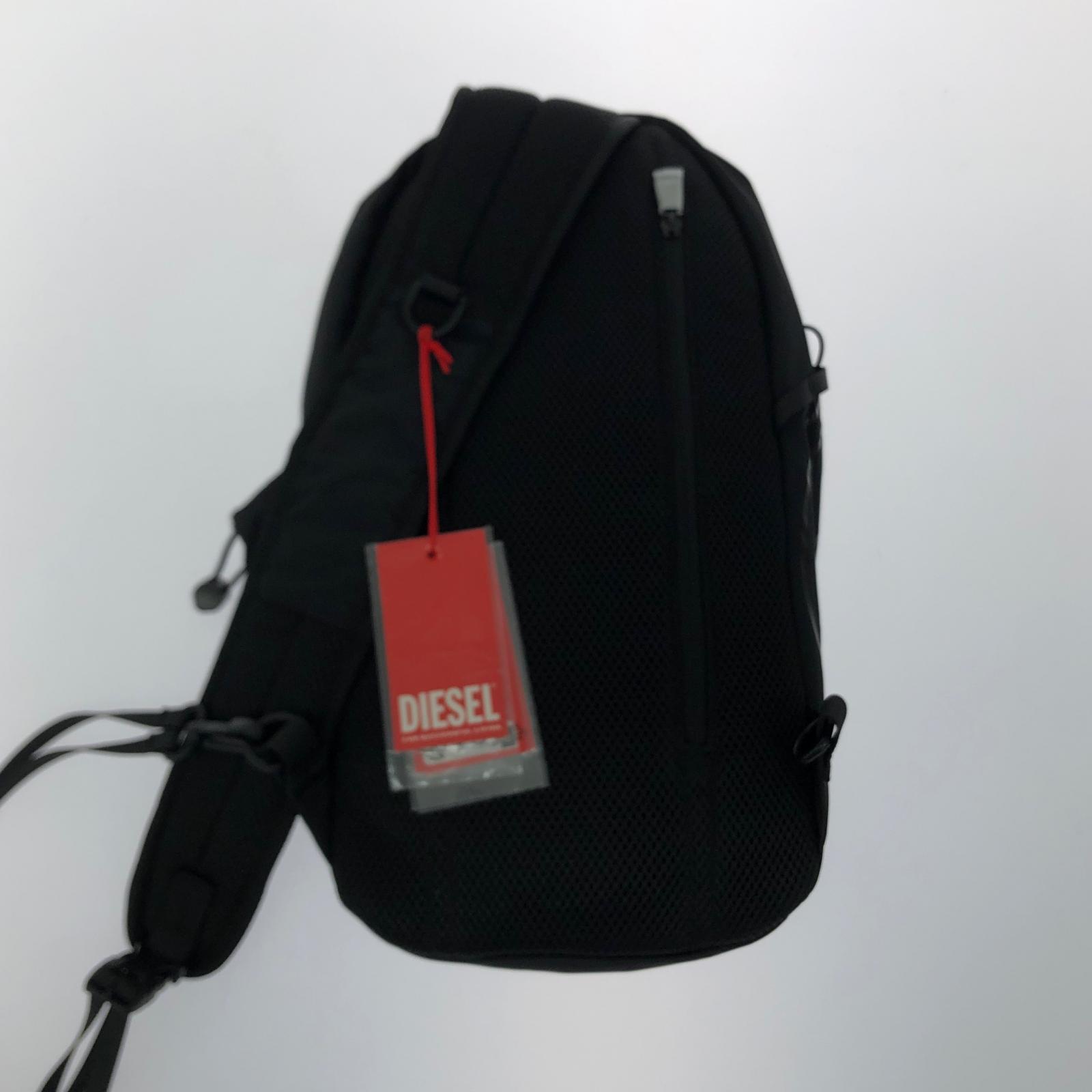 ショルダーバッグ DRAPE SLING BAG ブラック