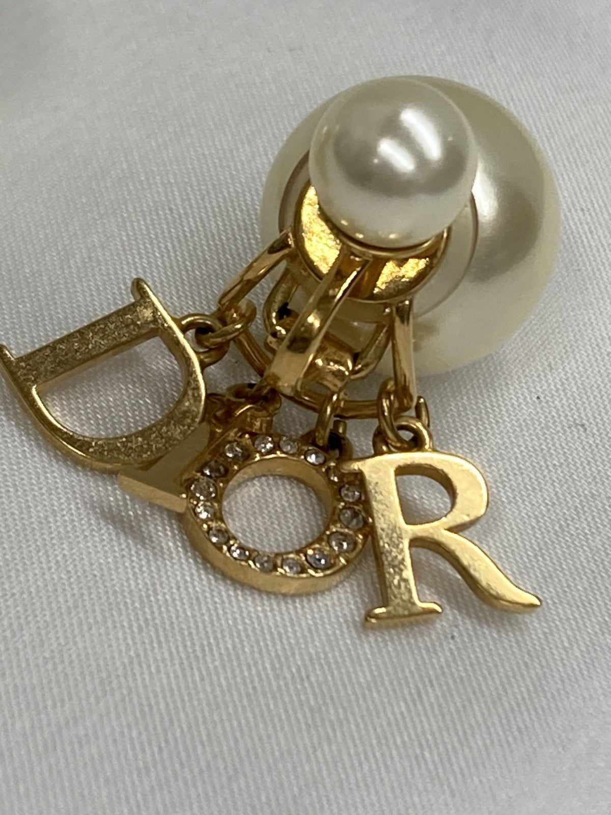 DIOR パール トライバル イヤリング