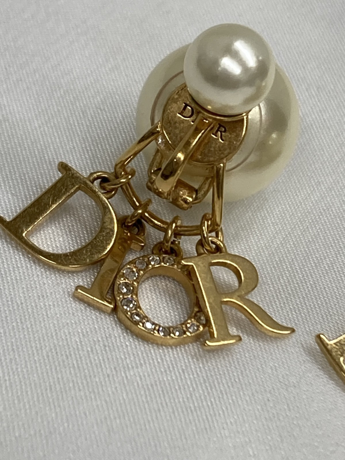 DIOR パール トライバル イヤリング