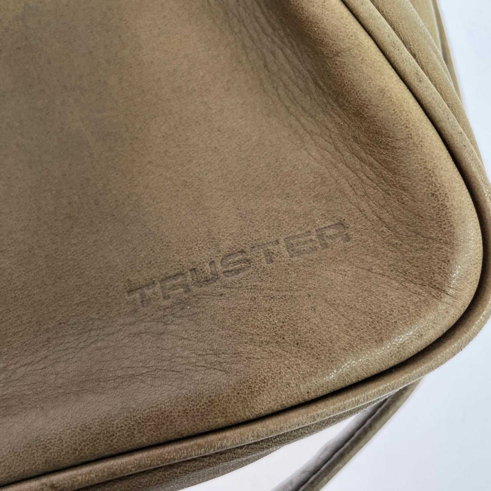 ショルダーバッグ TRUSTER ブラウン