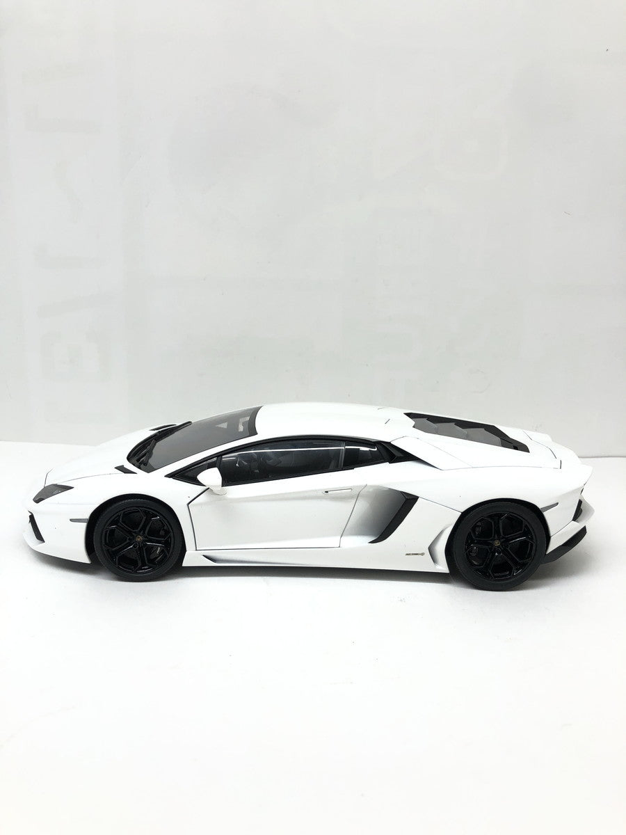AUTOart　1/18 ランボルギーニ アヴェンタドール LP700-4 スケールカー