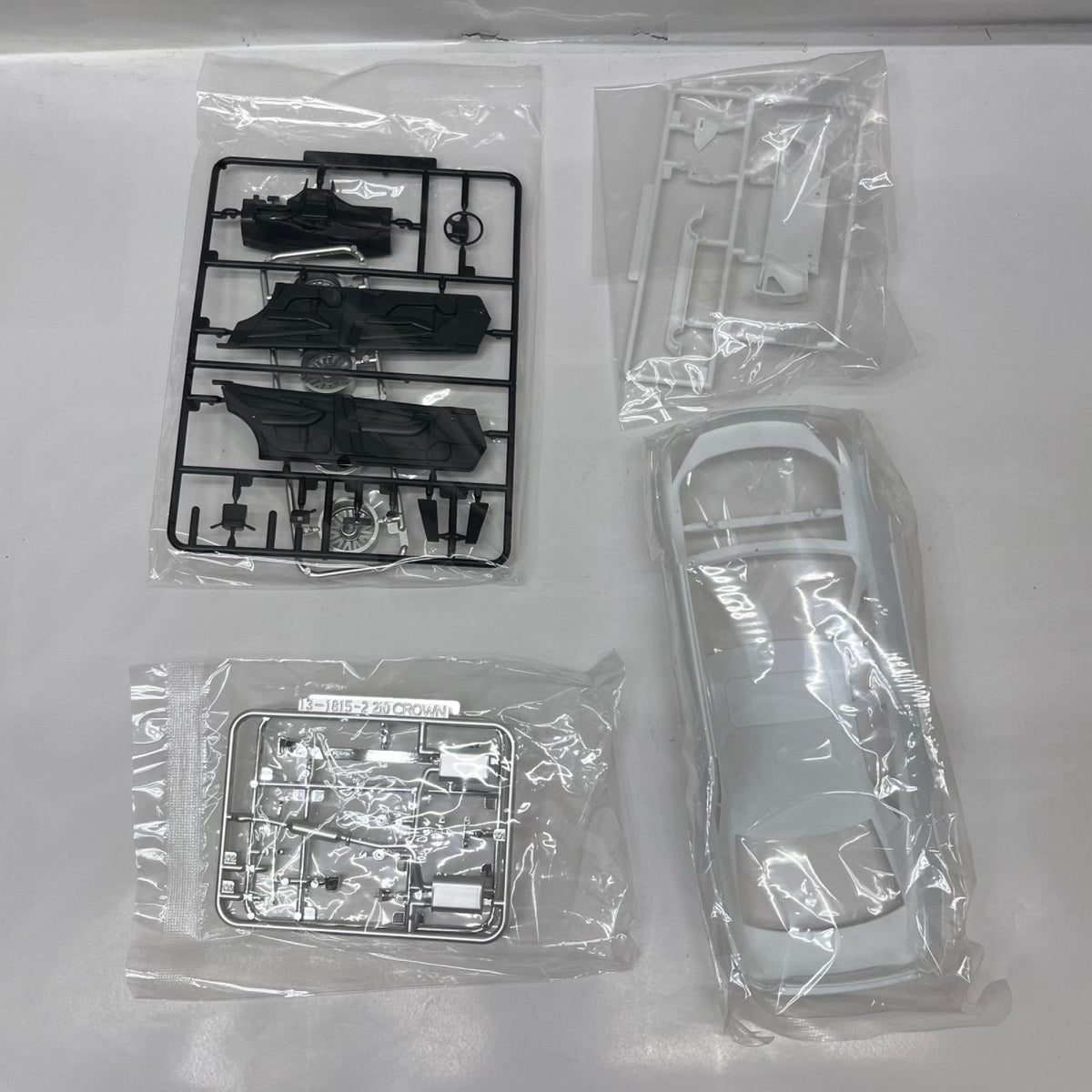 アオシマ 1/24 GRS214/AWS210 クラウン アスリート 1/24 ザ・モデルカー No.42 トヨタ GRS214/AWS210 クラウン アスリート '15 AOSHIMA カープラモ・ミニ四駆