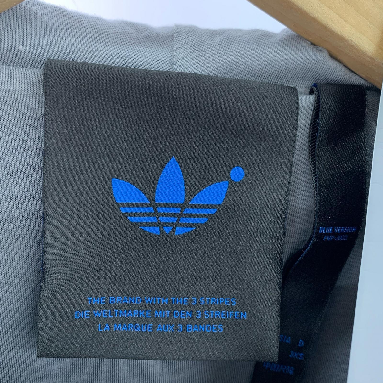 パーカー Blue Version High Shine Hoodie HM9220 グレー