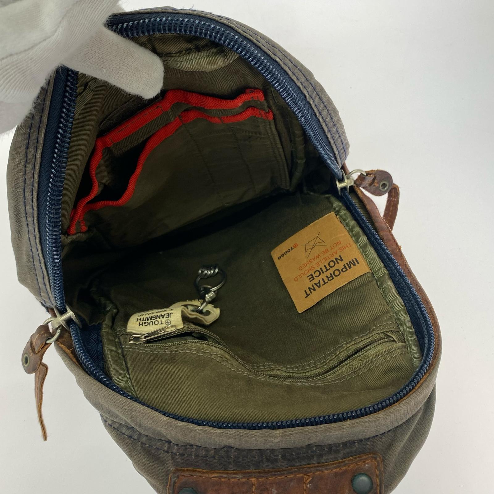 ボディバッグ レザー オイルド 紺 ネイビー