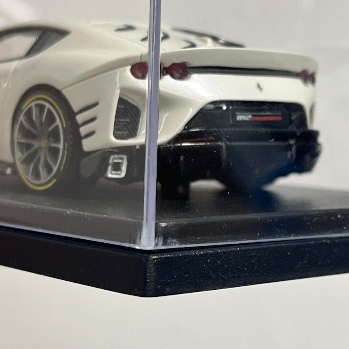Looksmart 1/43 フェラーリ 812 kyosho スケールカー