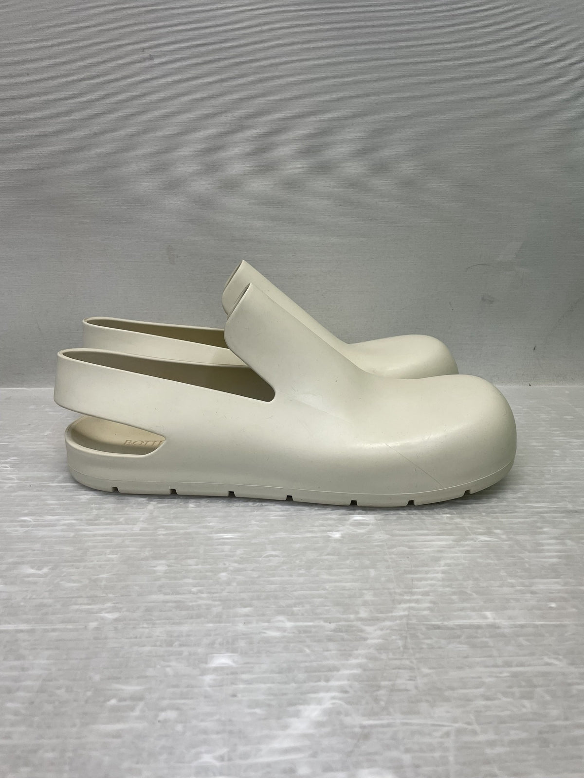 Bottega Veneta パドルサンダル 38 アイボリー