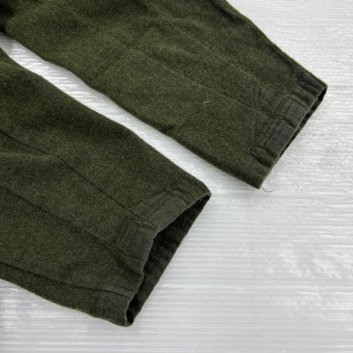 ニット 16AW ｳｰﾙVﾈｯｸ　ｸﾞﾘｰﾝ フリー