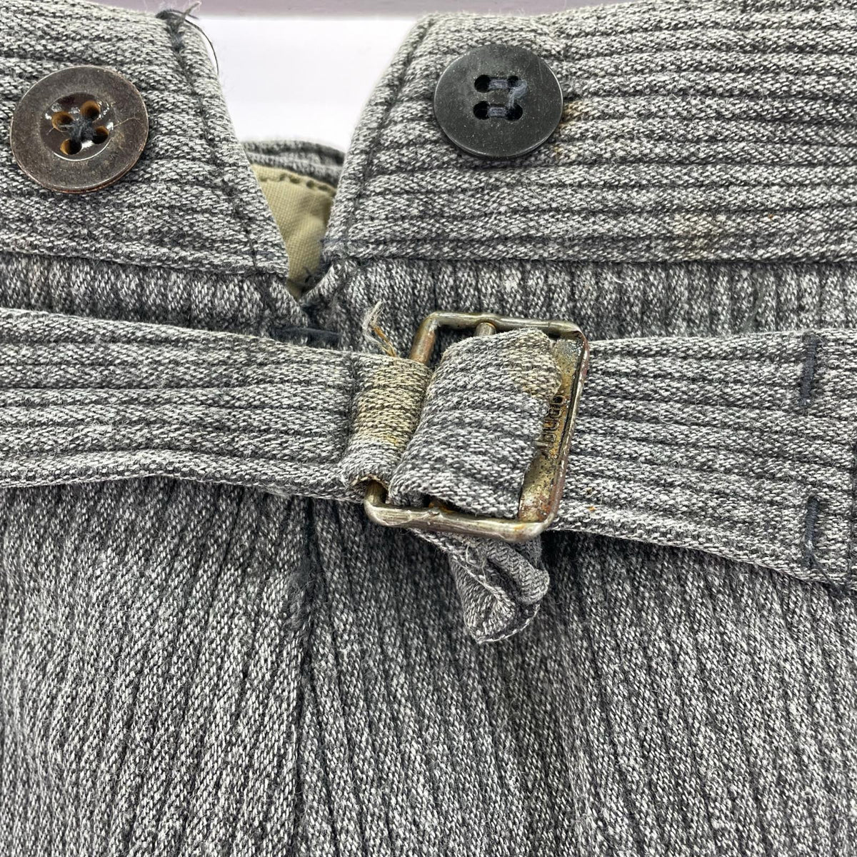 パンツ ﾕｰﾛﾜｰｸﾊﾟﾝﾂ 針刺し ｼﾝﾁﾊﾞｯｸﾓｰﾙｽｷﾝW38 グレー