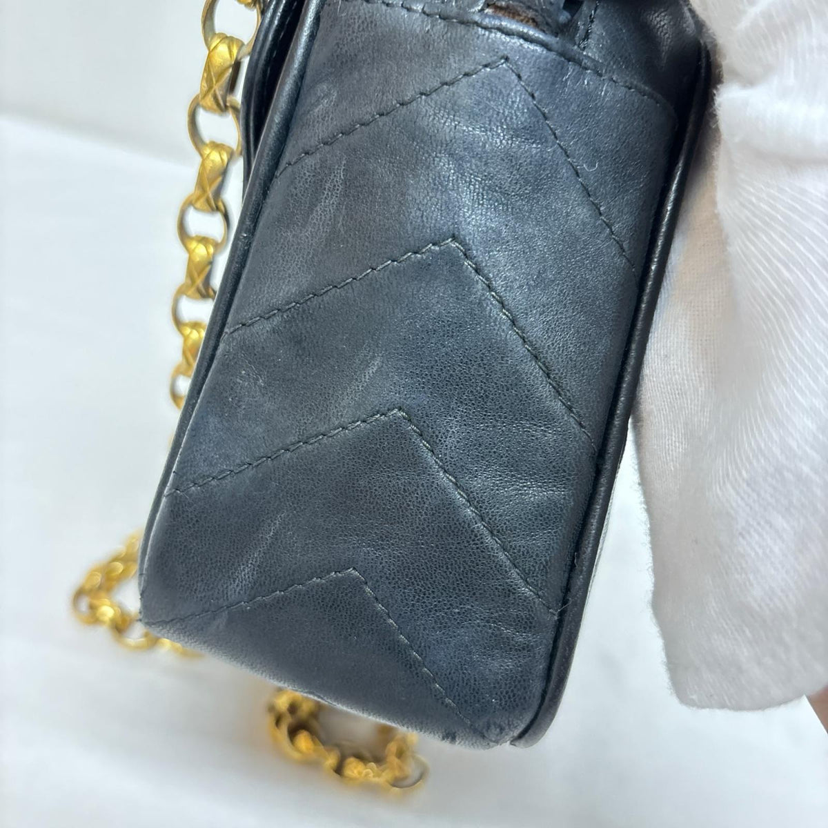 CHANEL Vｽﾃｯﾁ ｼｪﾌﾞﾛﾝ ﾗﾑｽｷﾝﾁｪｰﾝｼｮﾙﾀﾞｰﾊﾞｯｸﾞ ﾌﾞﾗｯｸ