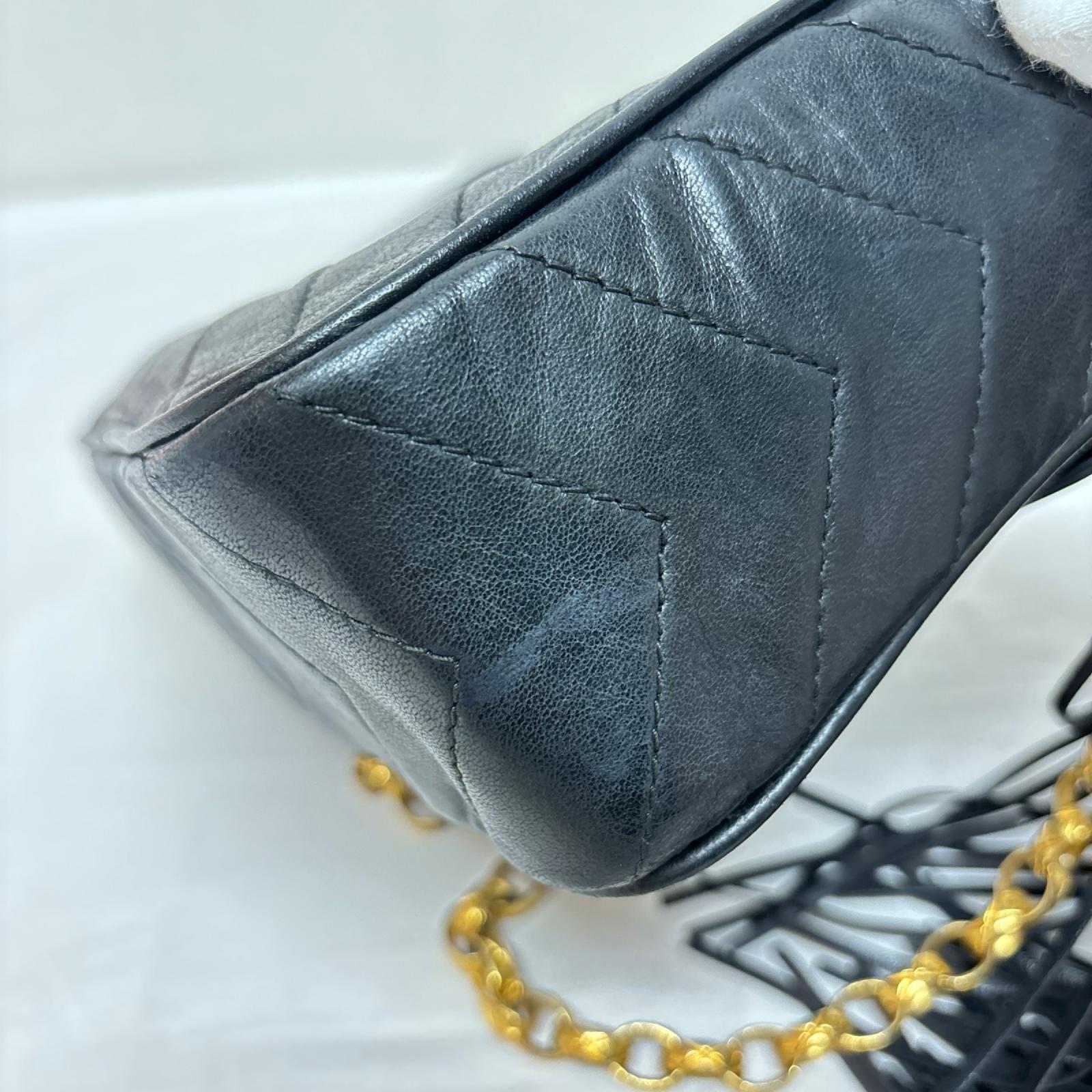 CHANEL Vｽﾃｯﾁ ｼｪﾌﾞﾛﾝ ﾗﾑｽｷﾝﾁｪｰﾝｼｮﾙﾀﾞｰﾊﾞｯｸﾞ ﾌﾞﾗｯｸ