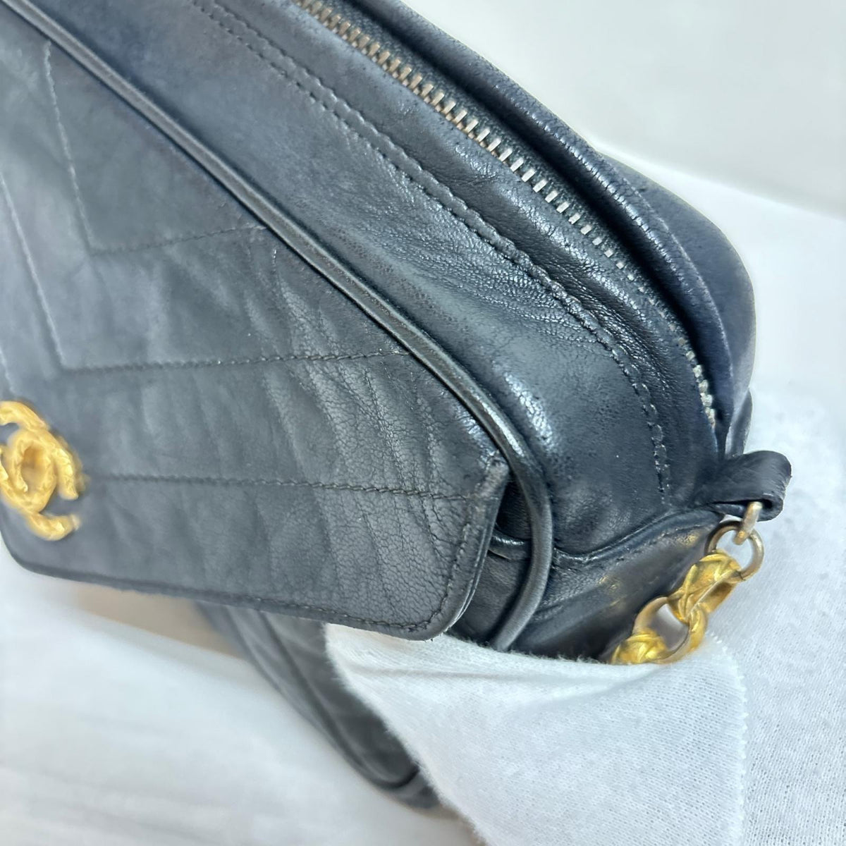 CHANEL Vｽﾃｯﾁ ｼｪﾌﾞﾛﾝ ﾗﾑｽｷﾝﾁｪｰﾝｼｮﾙﾀﾞｰﾊﾞｯｸﾞ ﾌﾞﾗｯｸ