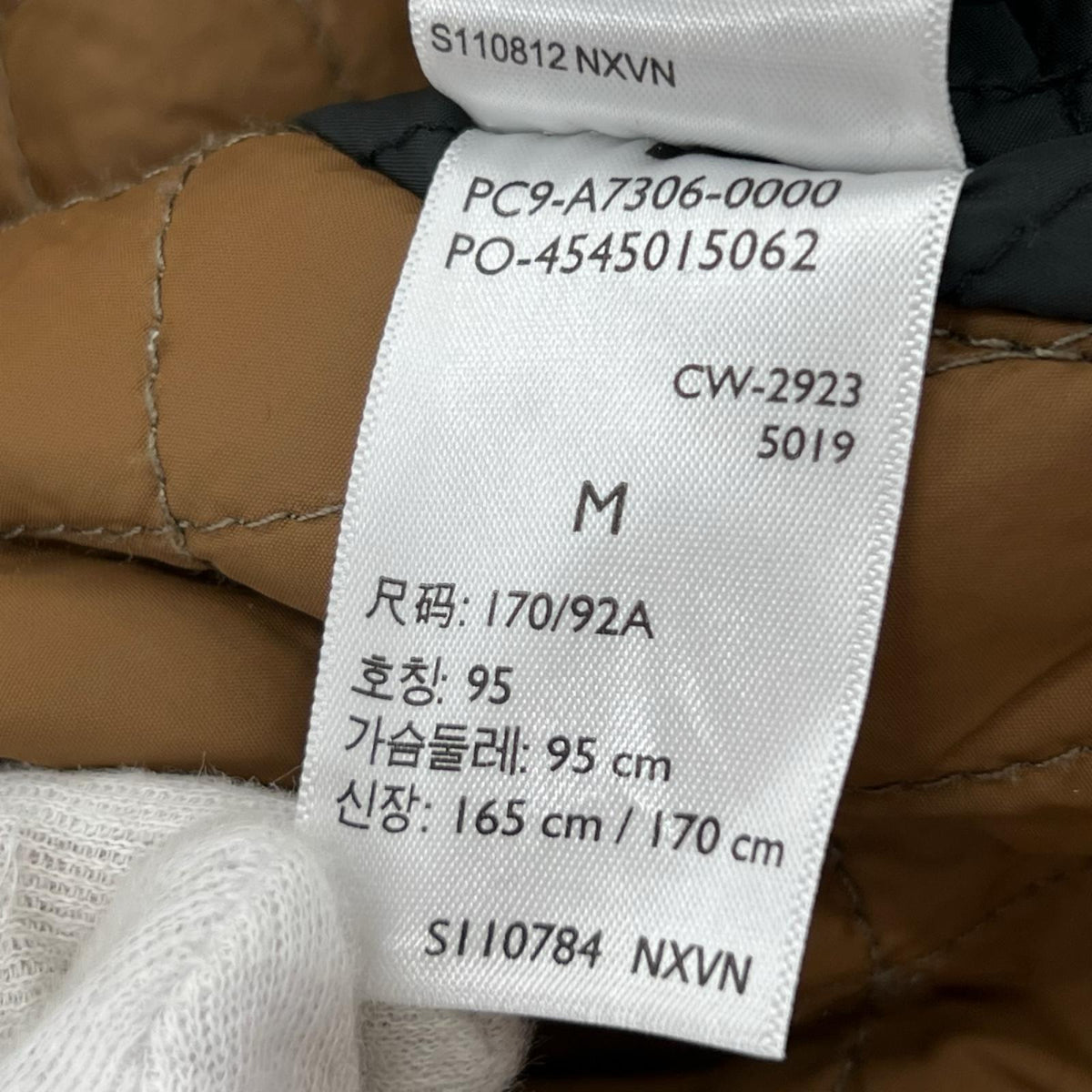 ジャケット Levi's ﾘﾊﾞｰｼﾌﾞﾙｷﾙﾃｨﾝｸﾞﾌﾞﾙｿﾞﾝ　白 ベージュ