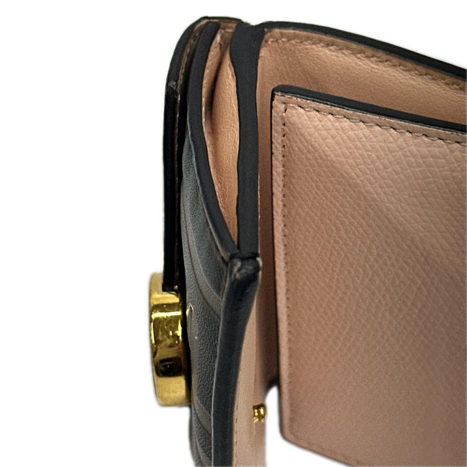 FENDI ズッカ　三つ折り財布