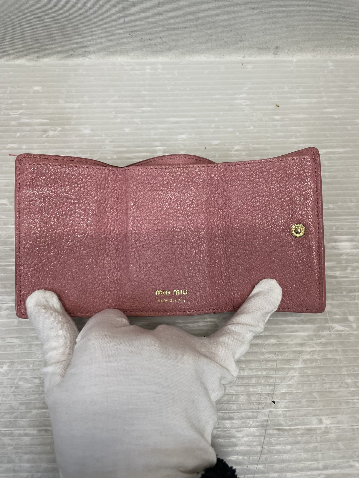 miumiu リボンチャーム 三つ折り コンパクトウォレット