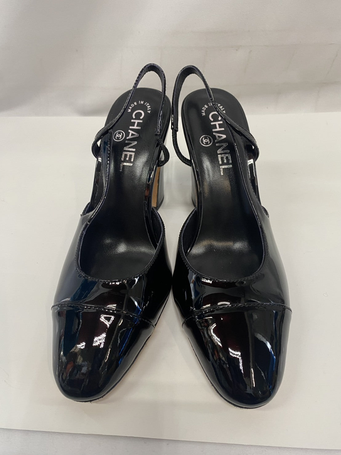 chanel ｽﾘﾝｸﾞﾊﾞｯｸｼｭｰｽﾞ 黒