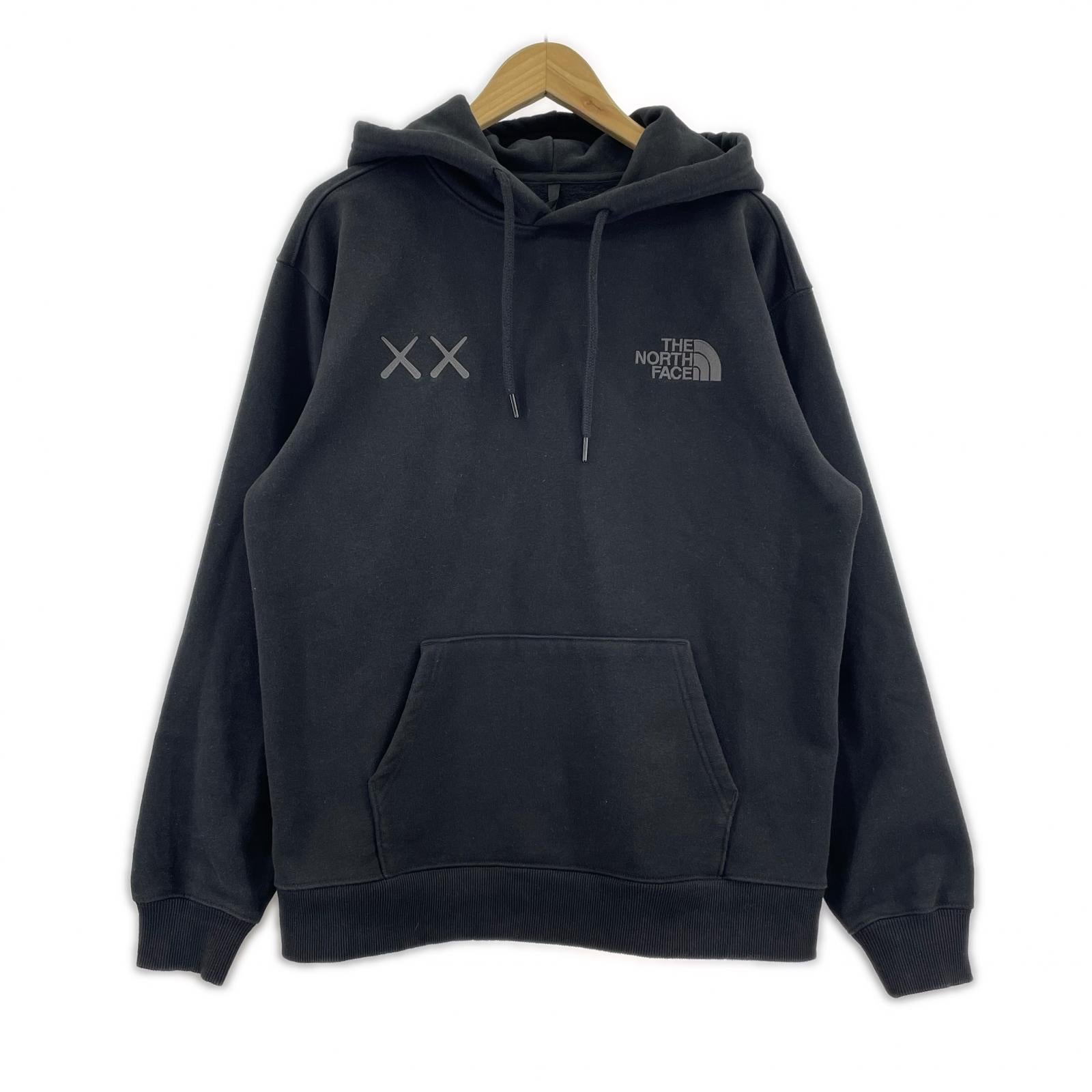 パーカー THE NORTH FACE×KAWS 22FW PULLOVER HOODIE A7WLI 黒 (M) M ブラック