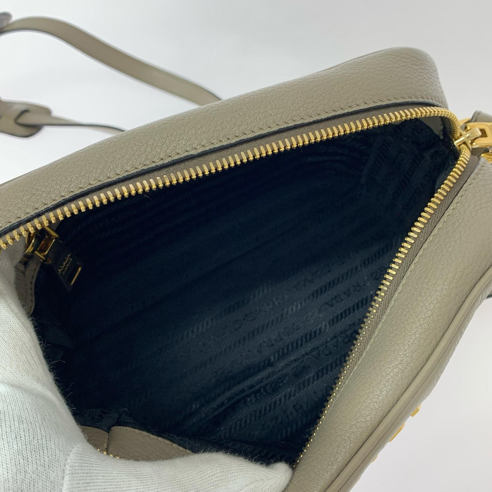 PRADA 158