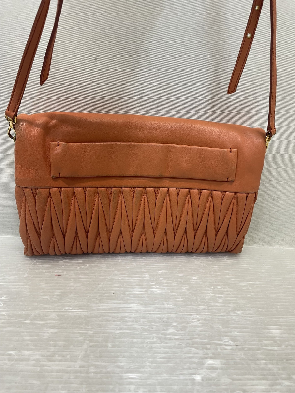 miumiu マテラッセ ナッパレザー フラップショルダーバッグ