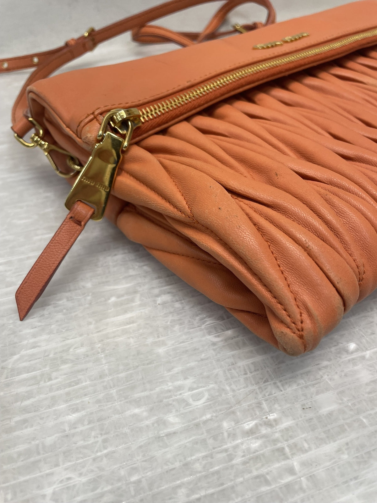 miumiu マテラッセ ナッパレザー フラップショルダーバッグ