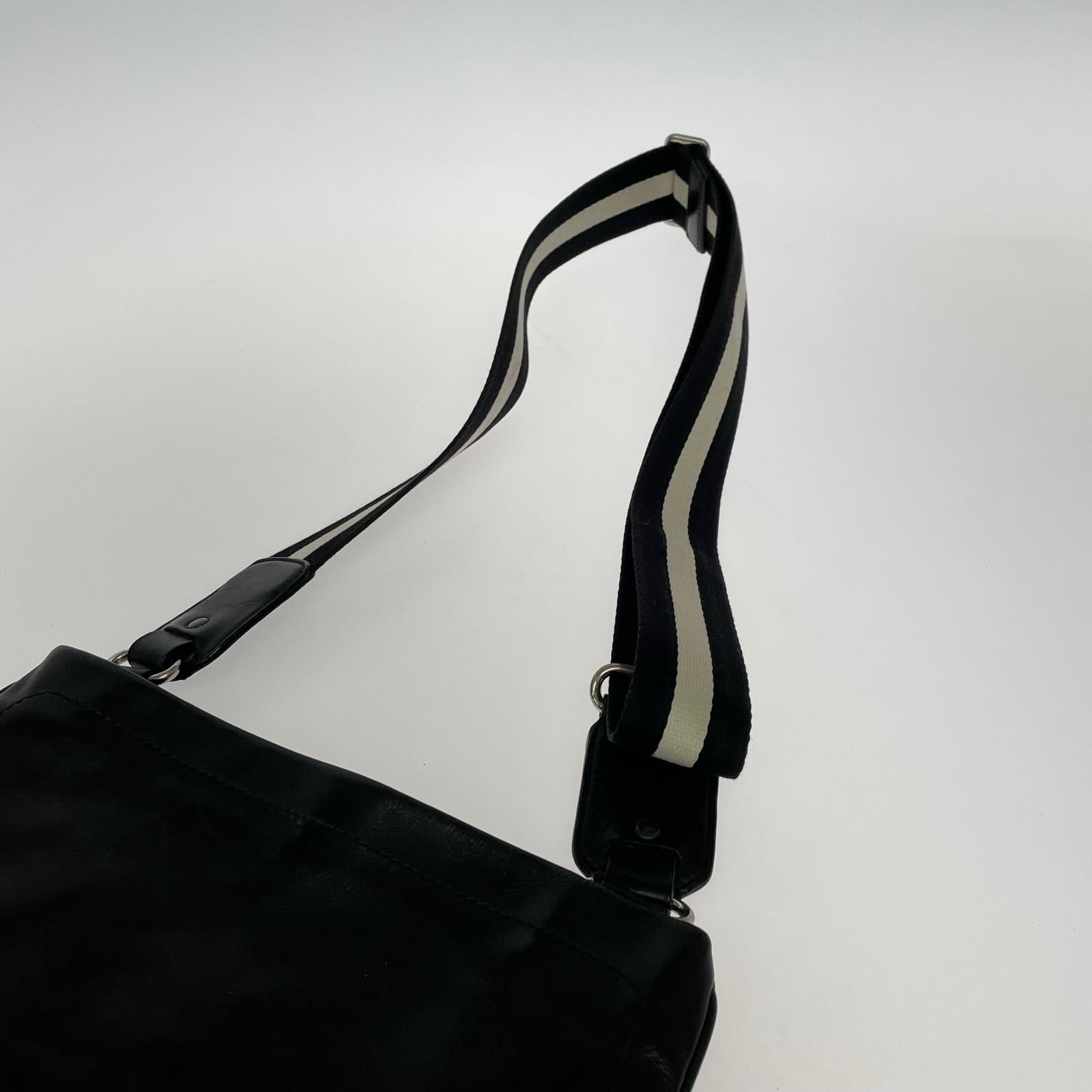 ショルダーバッグ BALLY レザーショルダーバッグ 黒 ブラック