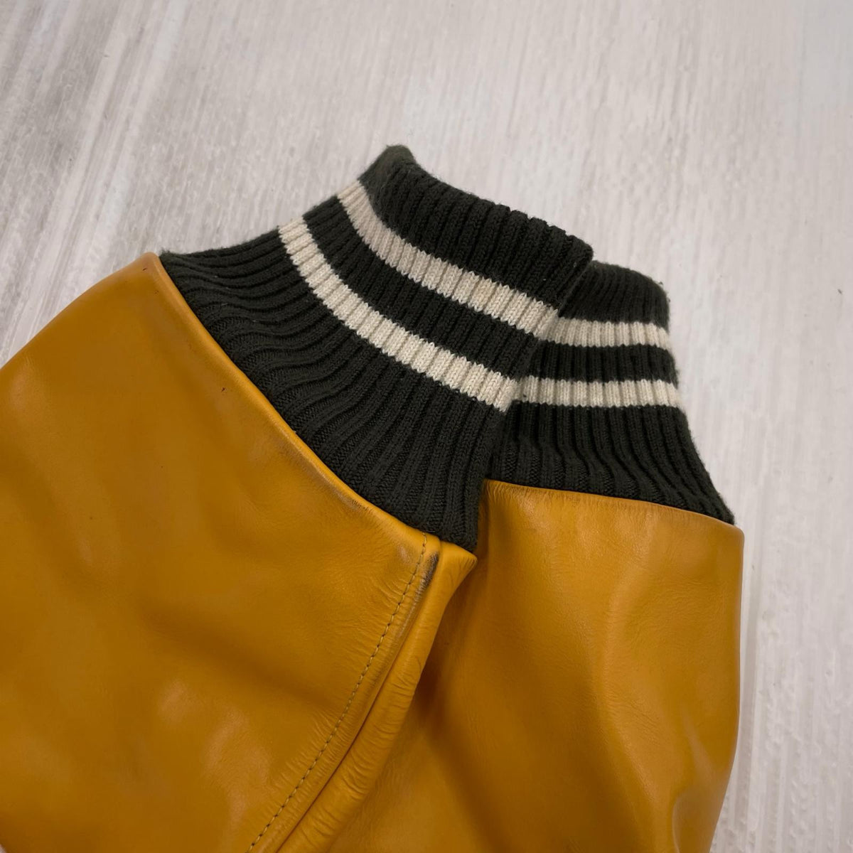 ブルゾン CANTERBURY 袖ﾚｻﾞｰｽﾀｼﾞｬﾝ ｵﾘｰﾌﾞ×ｲｴﾛｰ (M) M