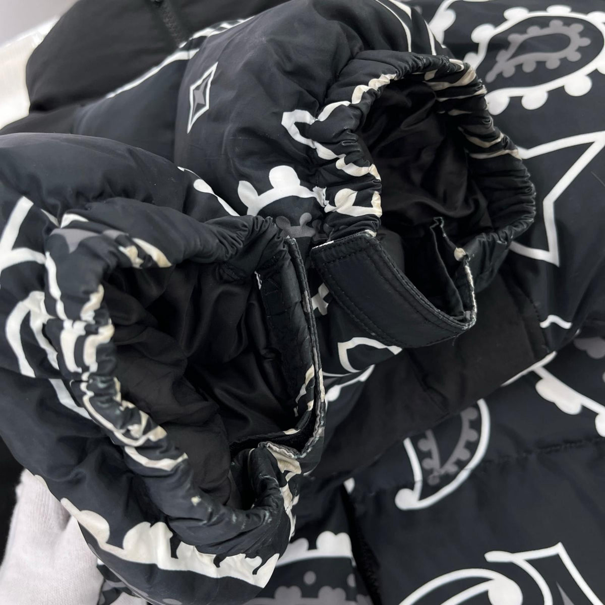 ダウンジャケット BANDANA DOWN JACKET　黒 ブラック