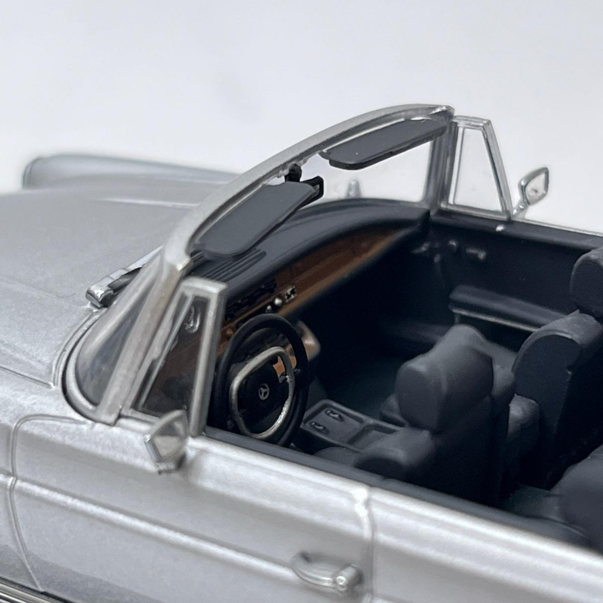 PMA メルセデスベンツ 280 SE カブリオレ 1970 ミニチャンプス 1/43 メルセデス・ベンツ 280SE カブリオレ シルバー MINICHAMPS（ミニチャンプス） スケールカー