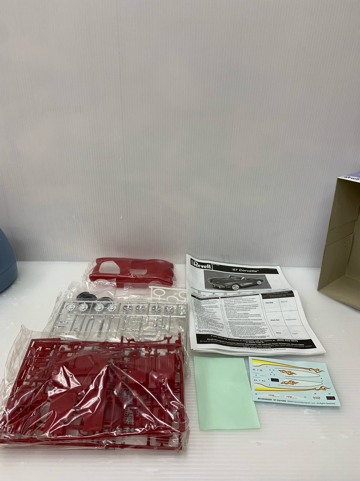 REVELL 1/24 BASIC BUILDER '57 CORVETTE カープラモ・ミニ四駆
