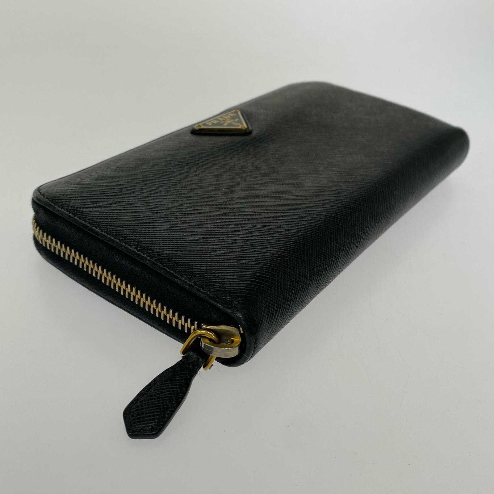 PRADA　サフィアーノレザー トライアングルプレート 長財布 黒