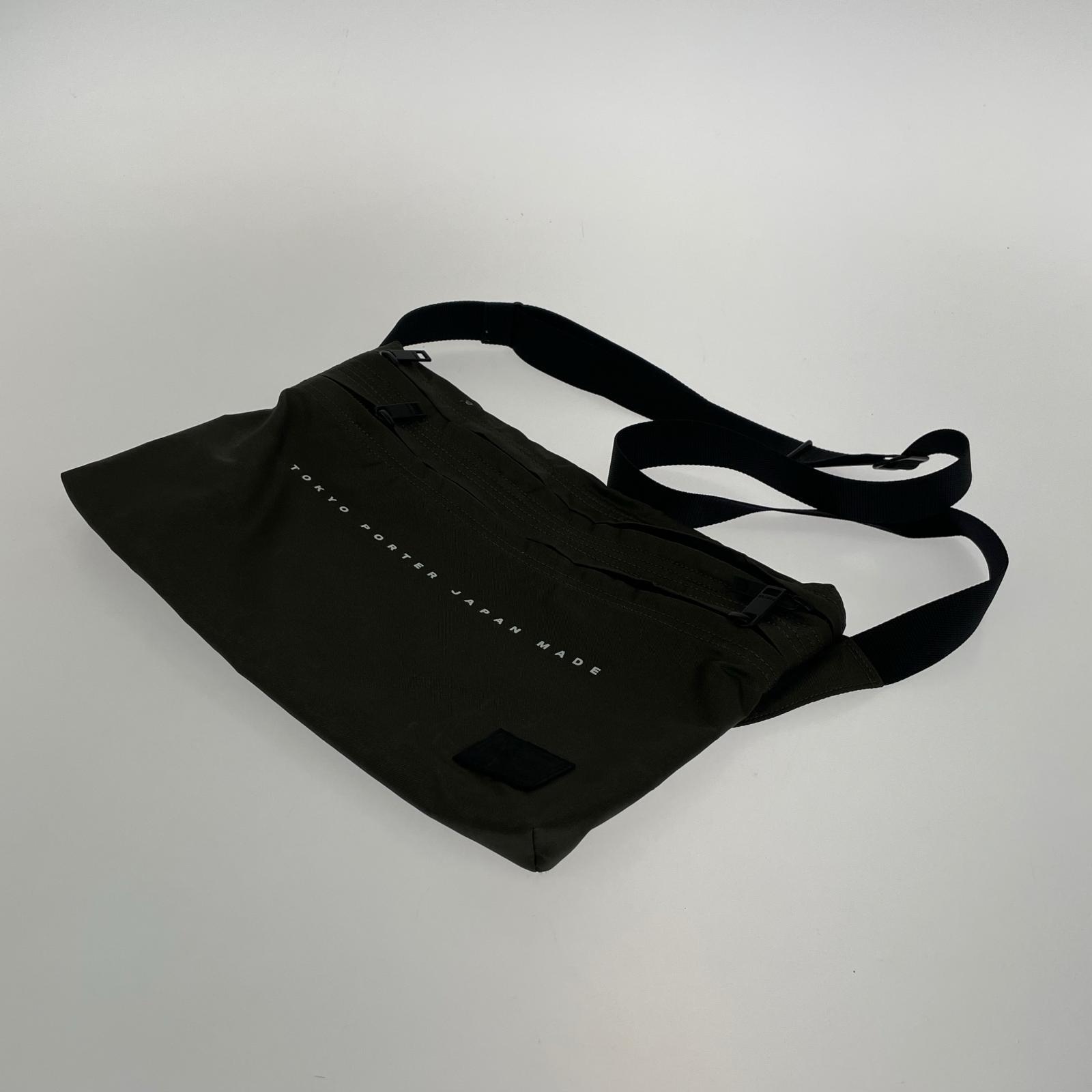 ショルダーバッグ FLAT ショルダーバッグ カーキ カーキ