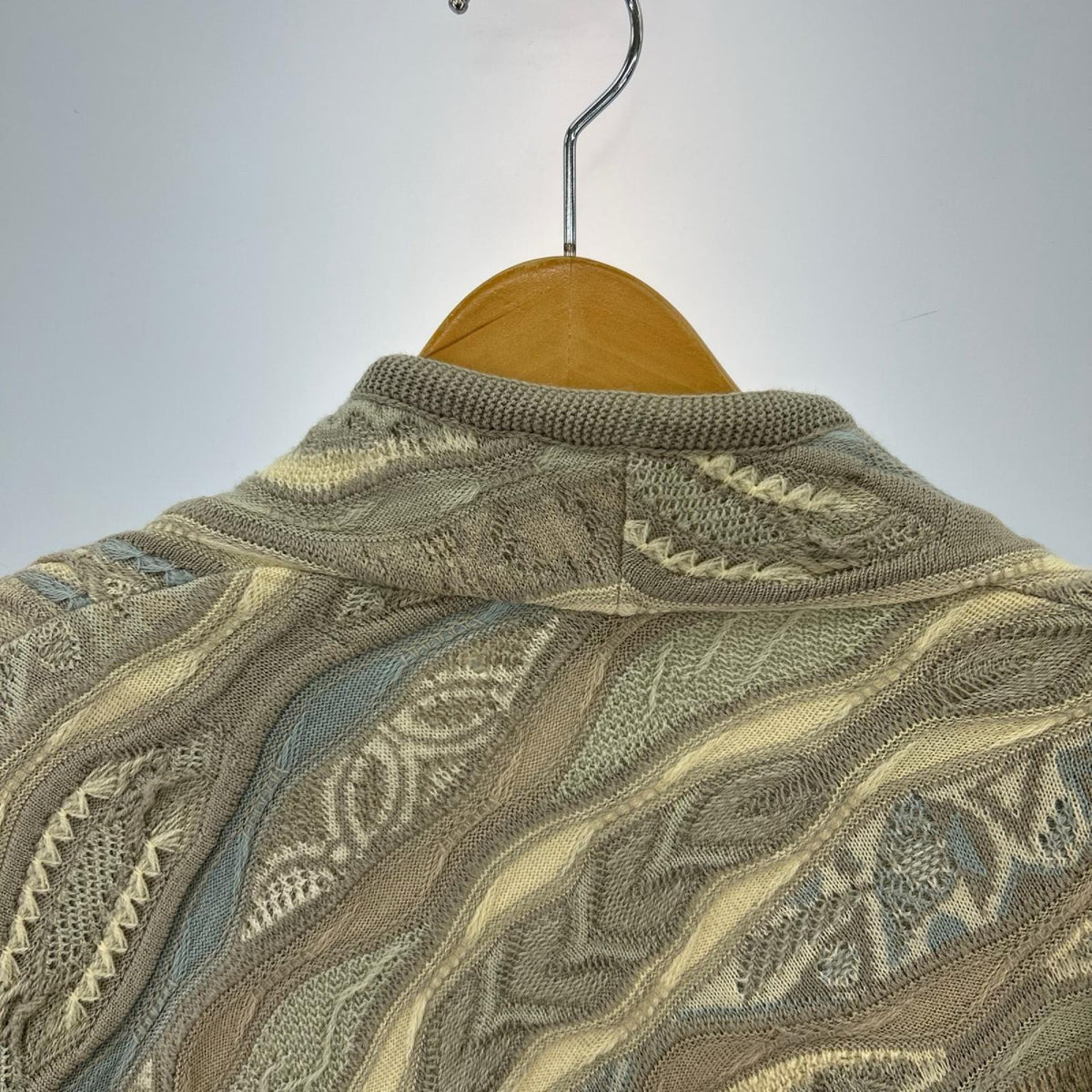 ジャケット COOGI ３Dﾆｯﾄｶﾞｳﾝ　白 SS マルチカラー