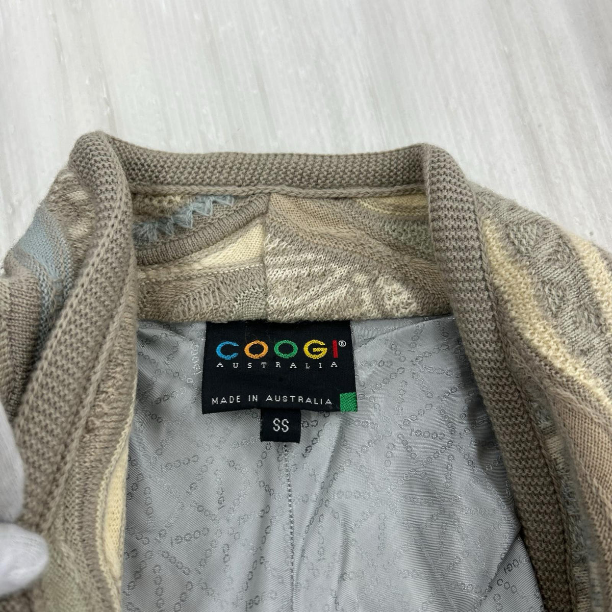 ジャケット COOGI ３Dﾆｯﾄｶﾞｳﾝ　白 SS マルチカラー