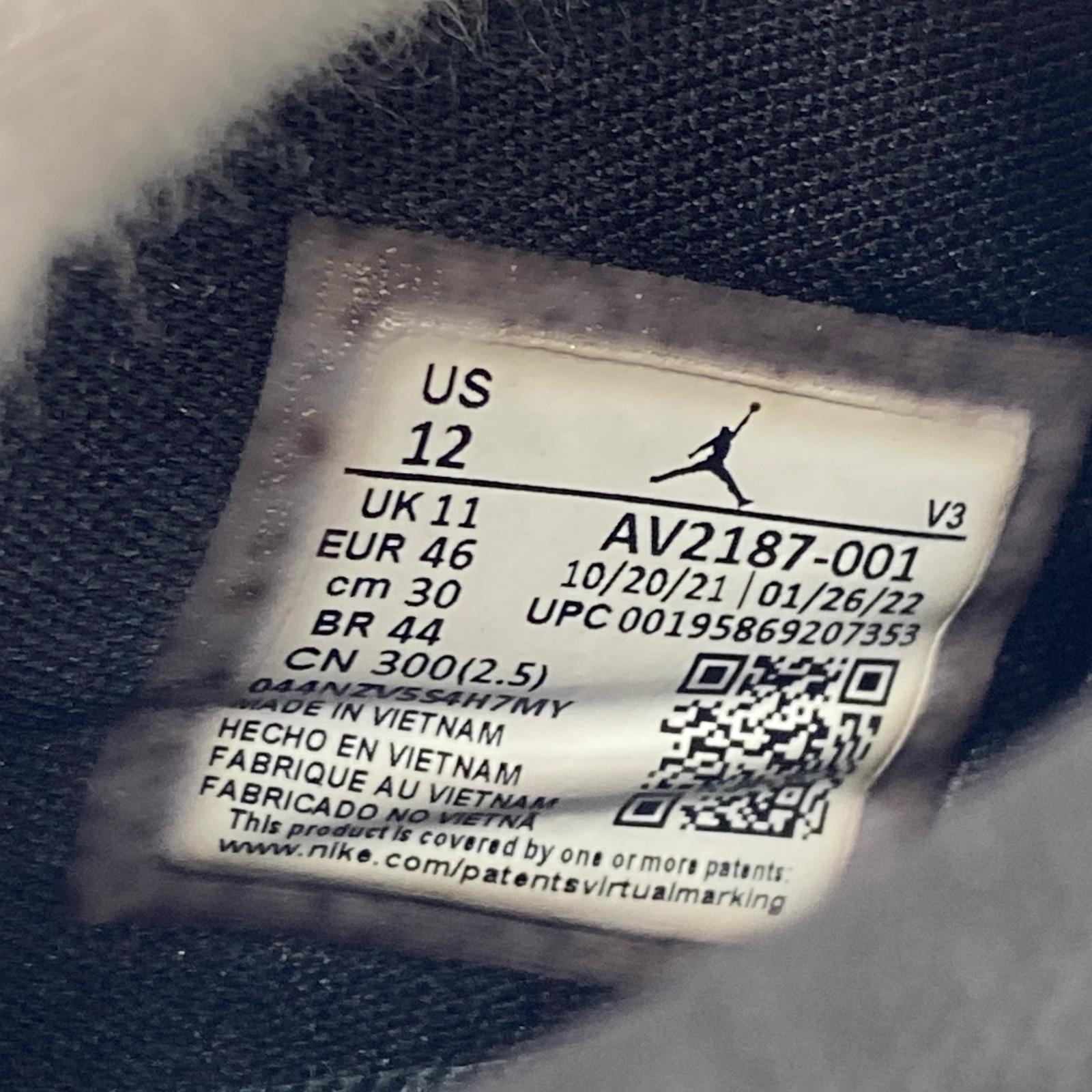スニーカー AIR JORDAN 11 RETRO LOW AV2187-001 30CM　BLK 30cm (US12 UK11 1/2 EU50) ブラック