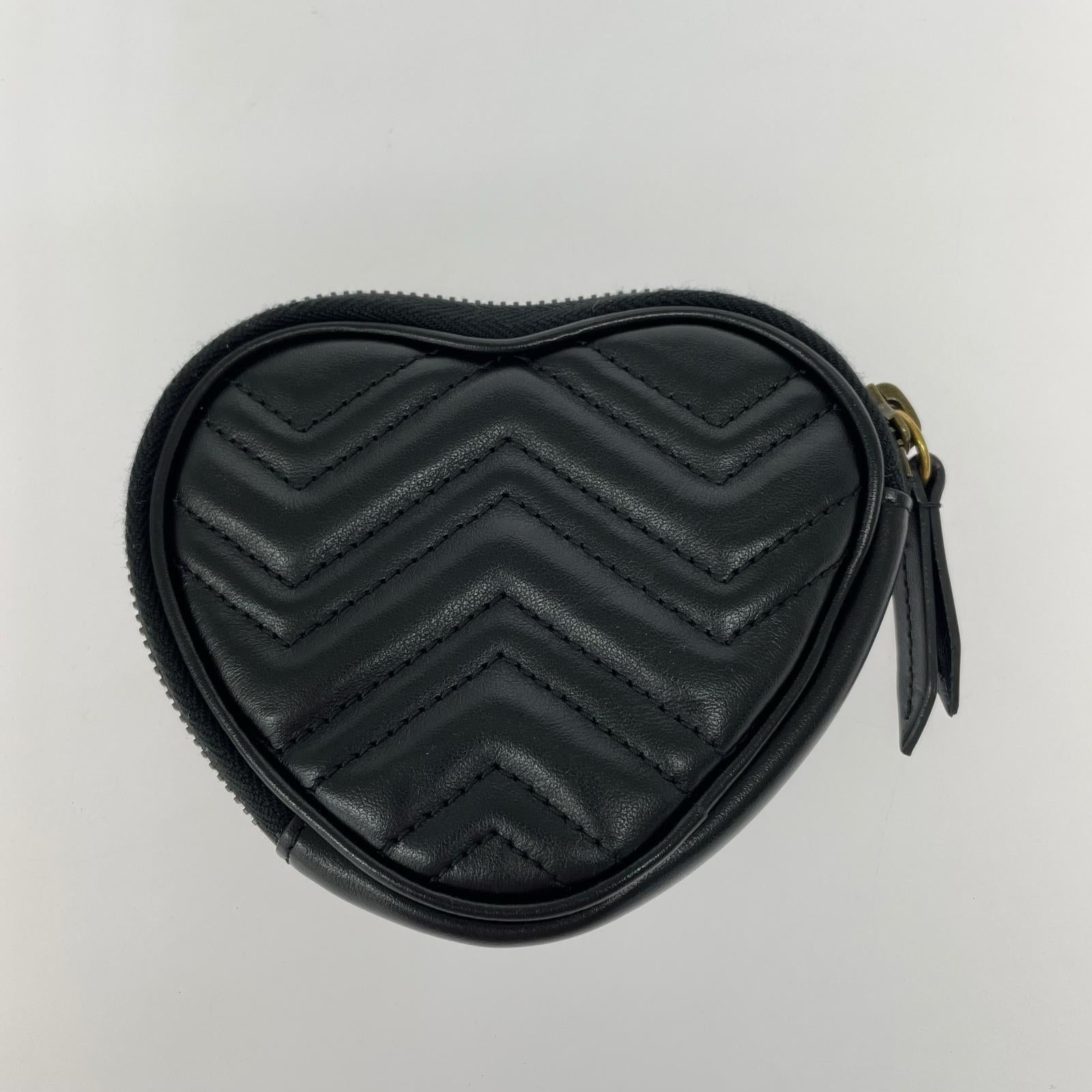 GUCCI　GGマーモント ハートシェイプコインケース