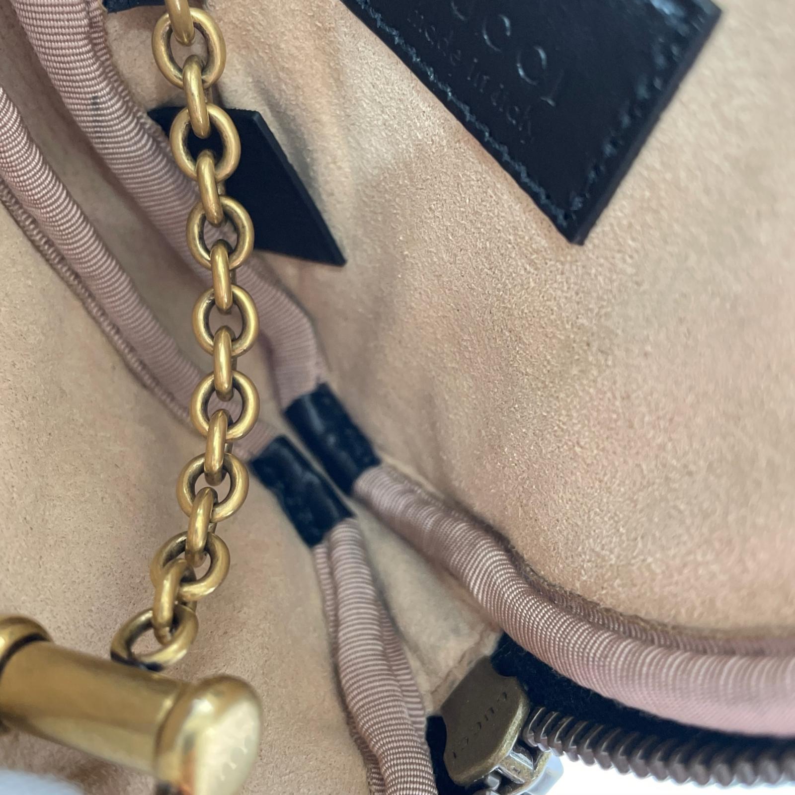 GUCCI　GGマーモント ハートシェイプコインケース