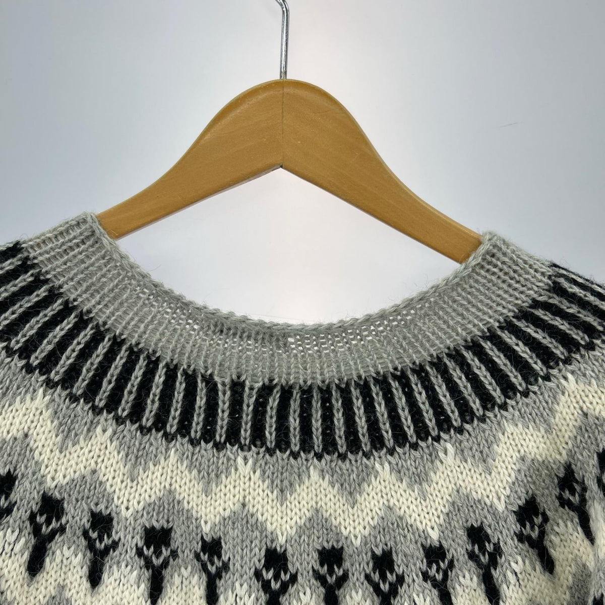 ニット ﾉﾙﾃﾞｨｯｸ ｱﾙﾊﾟｶ混 (M) M グレー