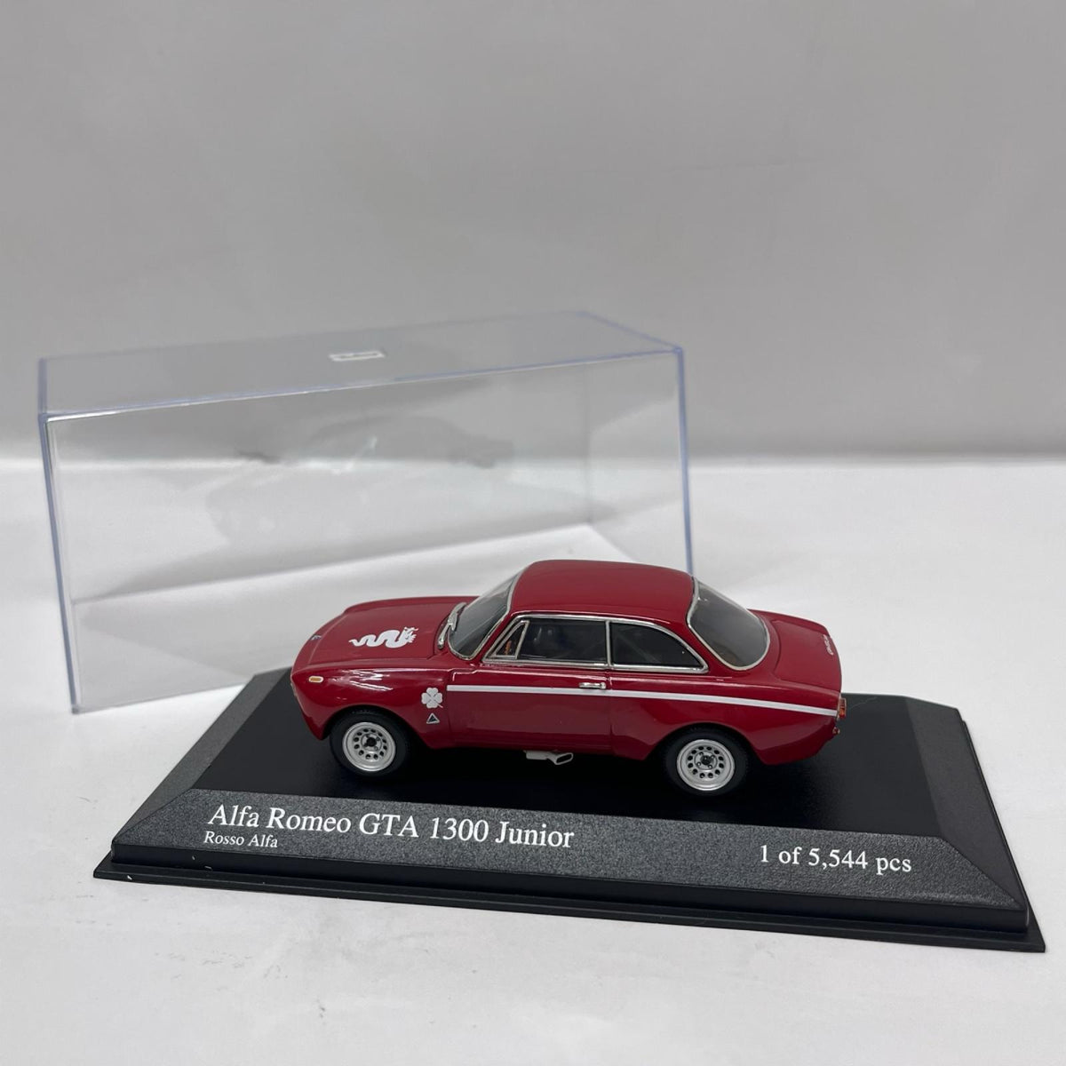 Alfa Romeo GTA 1300 Junior アルファロメオ GTA 1300 ジュニア（レッド） ミニチャンプス（MINICHAMPS） スケールカー