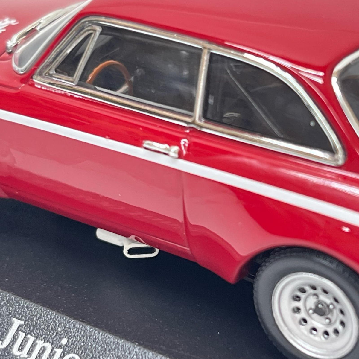 Alfa Romeo GTA 1300 Junior アルファロメオ GTA 1300 ジュニア（レッド） ミニチャンプス（MINICHAMPS） スケールカー