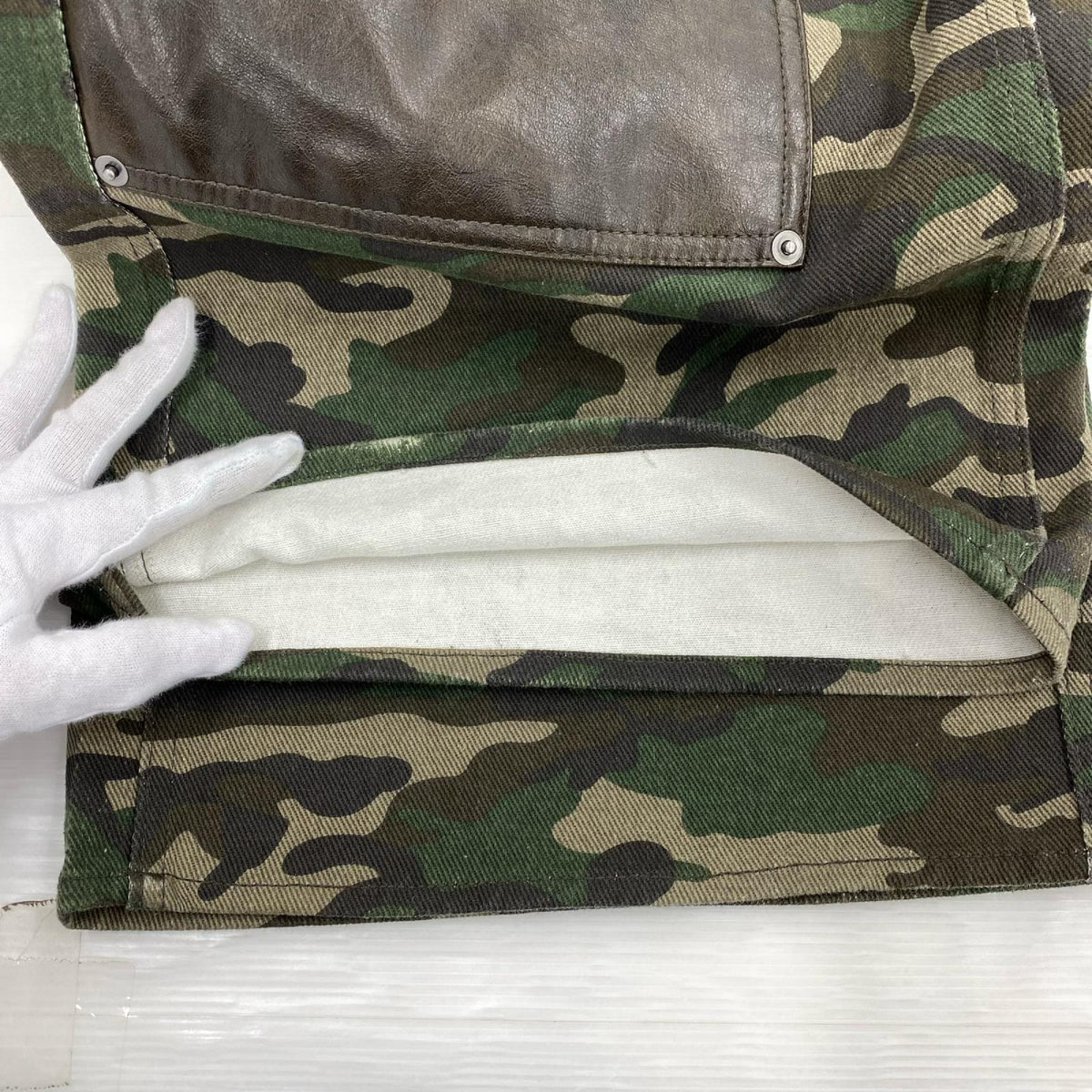 パンツ Camphor wood ｶﾓ柄 ﾚｻﾞｰﾄﾞｯｷﾝｸﾞﾀﾞﾌﾞﾙﾆｰﾊﾟﾝﾂ (w29) M