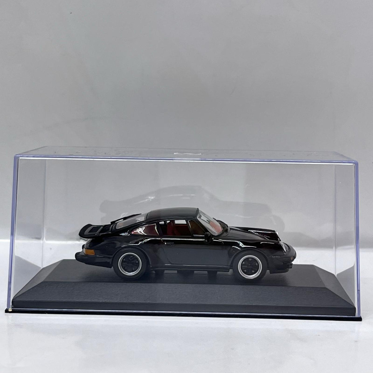 PMA Porsche 911 turbo 1977 ミニチャンプス 1/43 ポルシェ 911 ターボ 1977 ミニチャンプス（MINICHAMPS） スケールカー