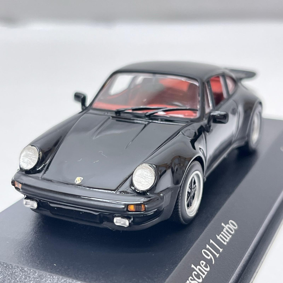 PMA Porsche 911 turbo 1977 ミニチャンプス 1/43 ポルシェ 911 ターボ 1977 ミニチャンプス（MINICHAMPS） スケールカー