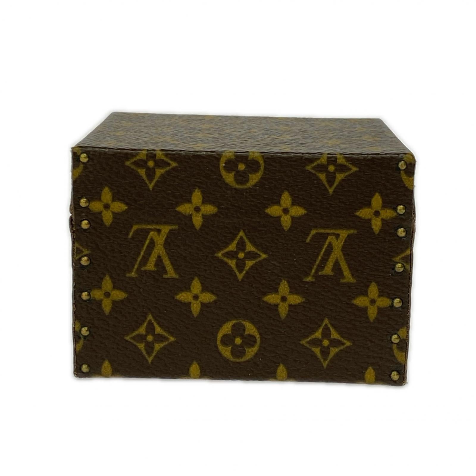 LV アクセサリーボックス
