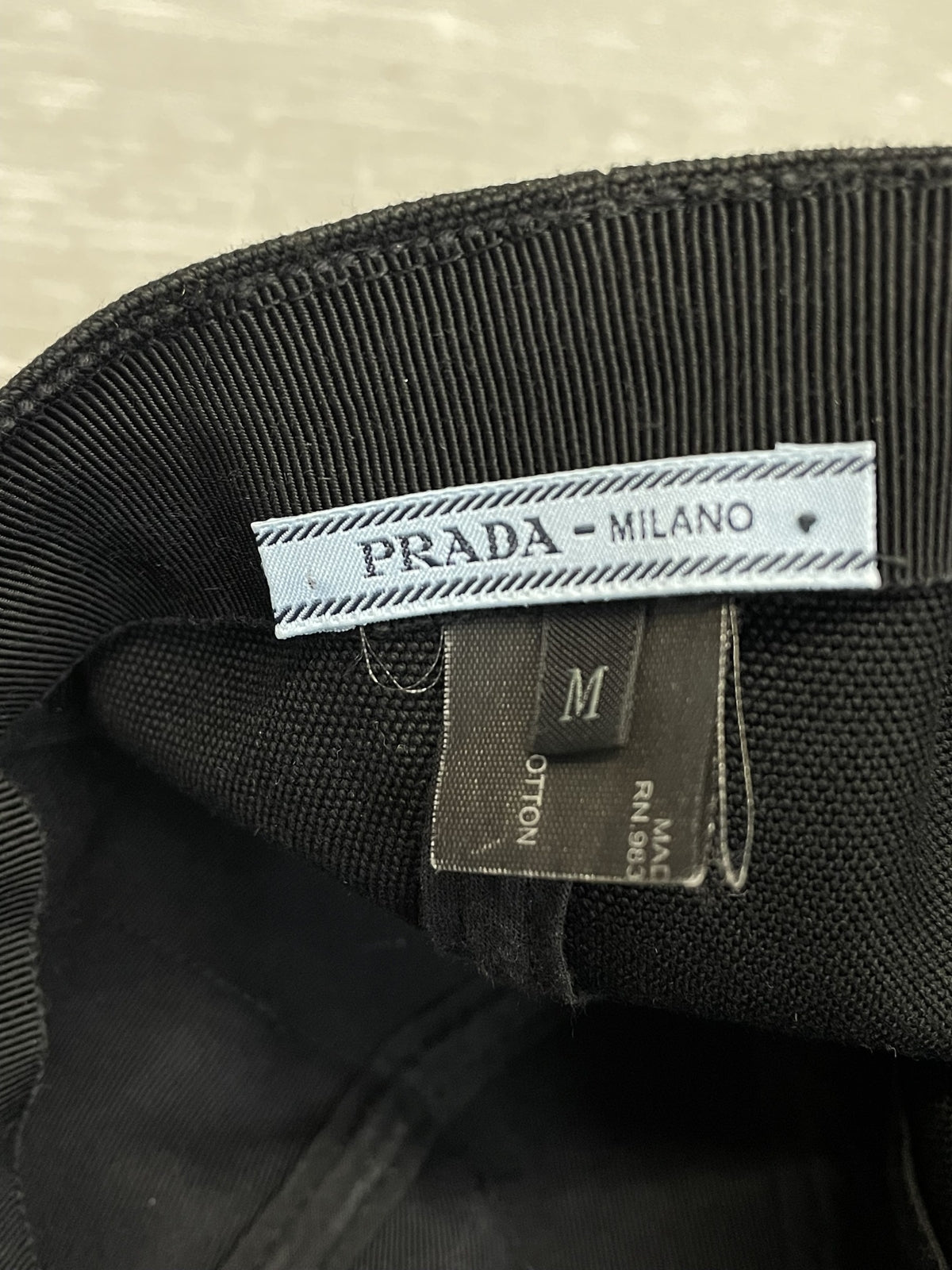 PRADA カナパロゴ 6パネルキャップ M ブラック