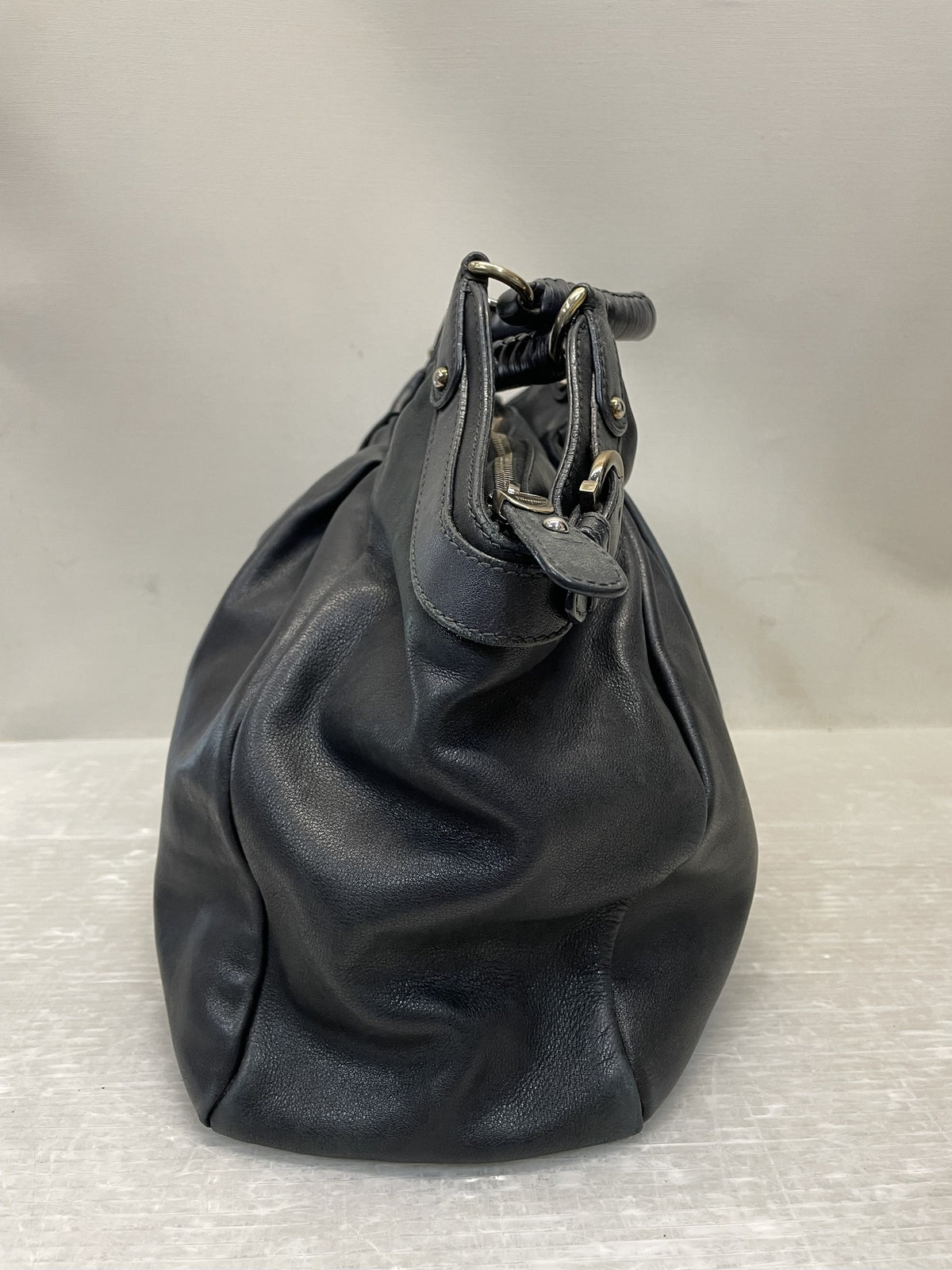 S.Ferragamo ﾚｻﾞｰｶﾞﾝﾁｰﾆ ﾄｰﾄﾊﾞｯｸ 黒