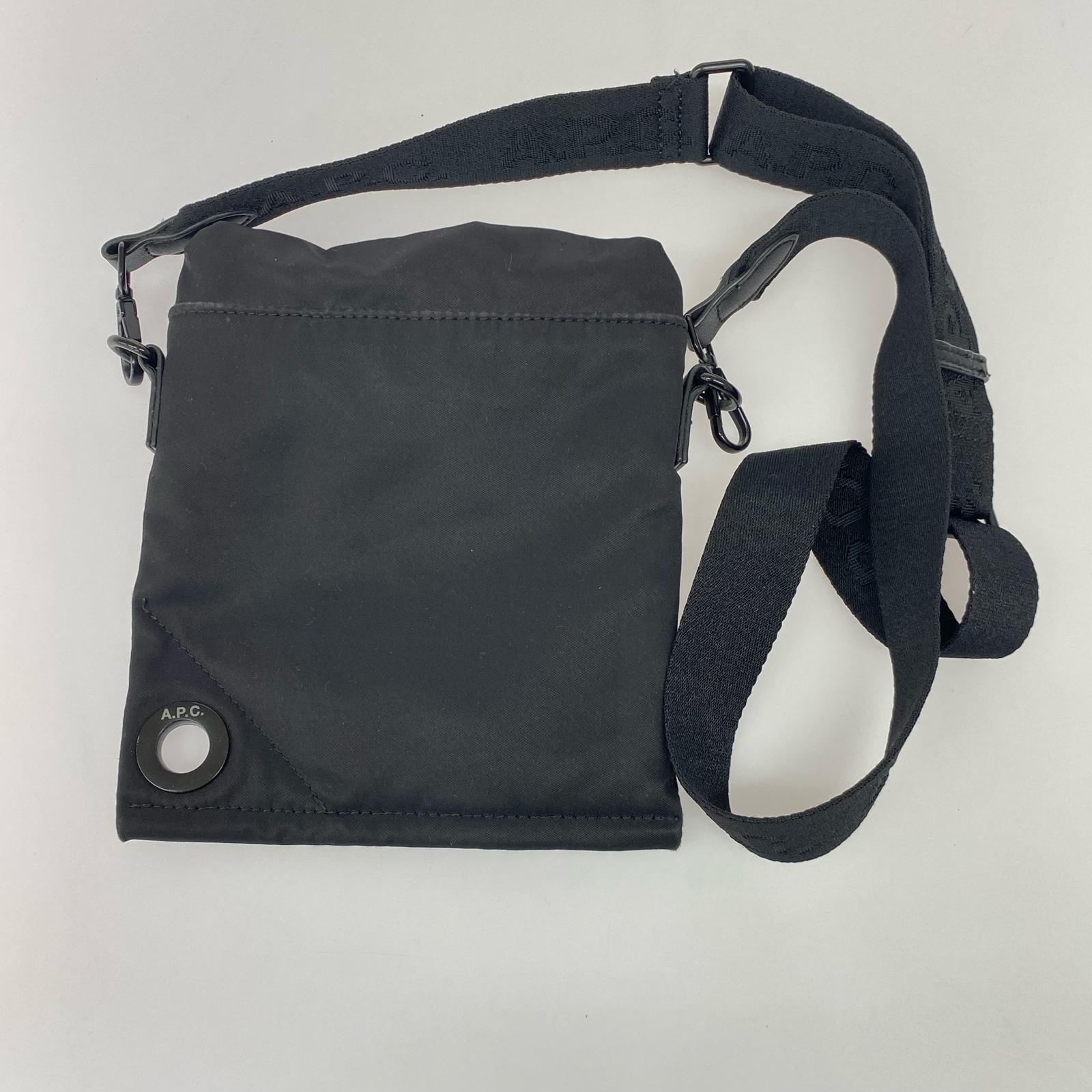 ショルダーバッグ A.P.C. NECKPOUCH RESET 23P ブラック