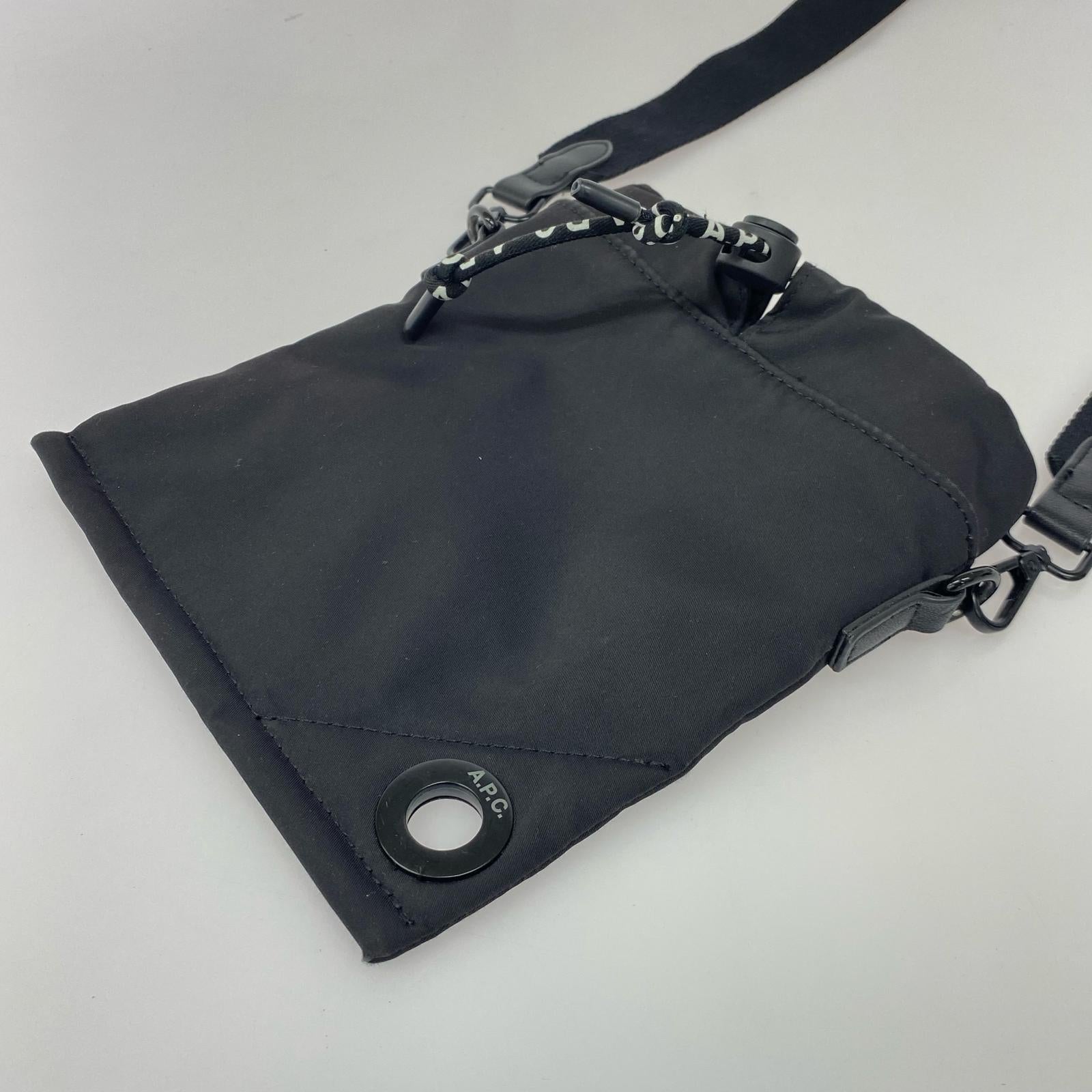 ショルダーバッグ A.P.C. NECKPOUCH RESET 23P ブラック