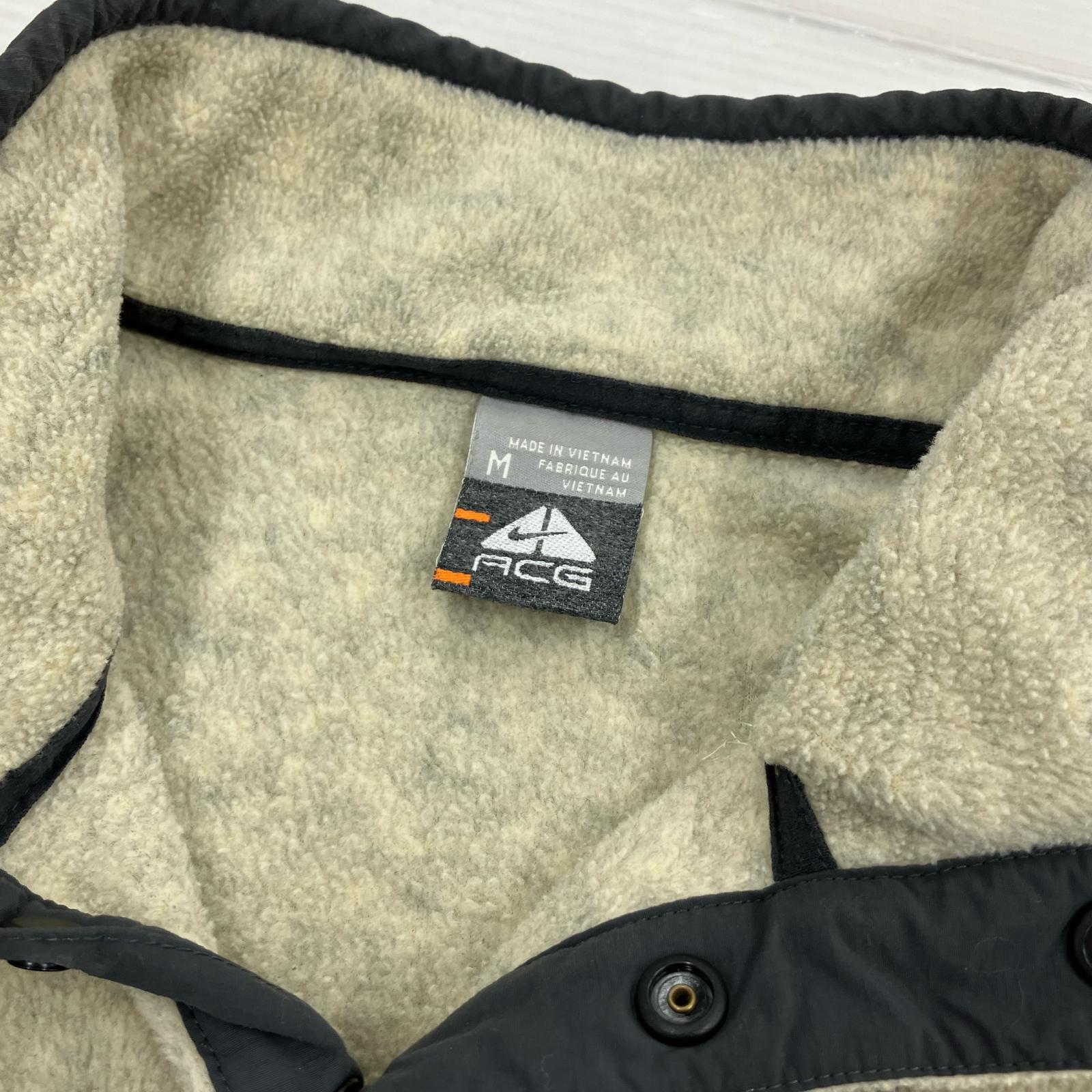 長袖Ｔシャツ NIKE ACG フリースプルオーバー ベージュ (M) M ベージュ